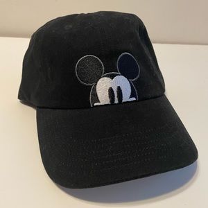 Mickey Mouse peek-a-boo Hat